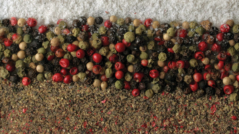 poper, zmlet s Statusovim mlinčkom začimb