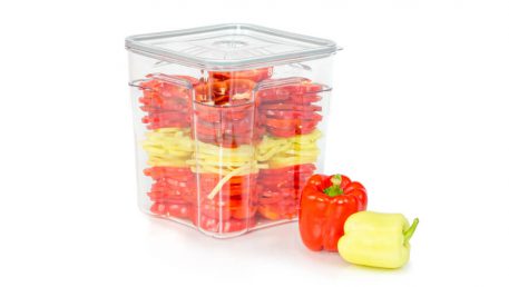 8-litrska profesionalna vakuumska posoda v kateri je shranjena paprika.