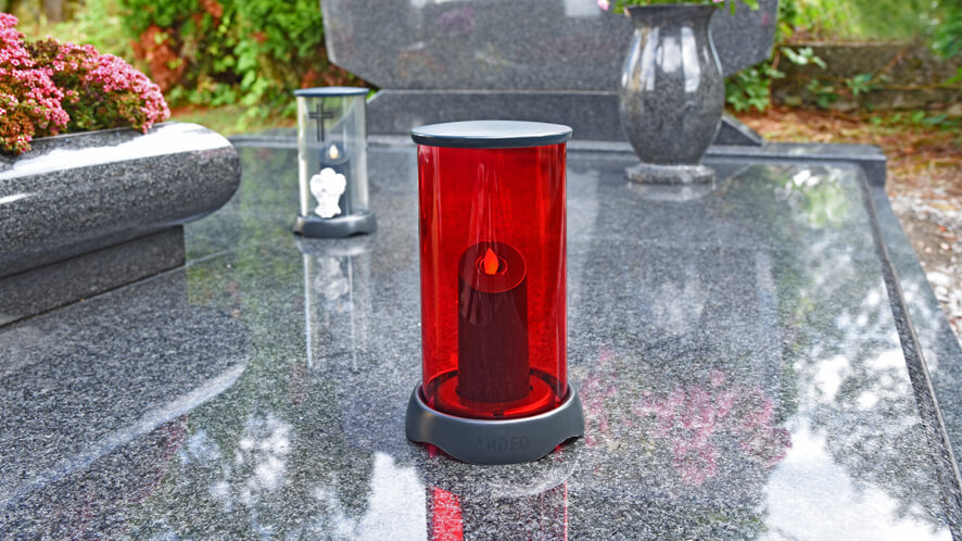 Ardeo sveča_2x_na grobu_ okolju prijazna sveča