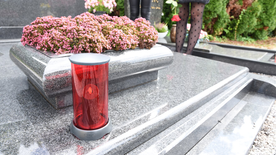 Ardeo sveča_na grobu_ eko sveča