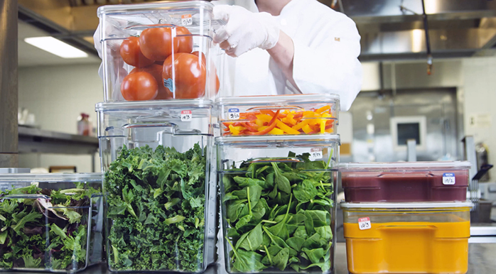 manj zavržene hrane v gostinstvu